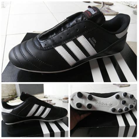 sepatu bola adidas murah.